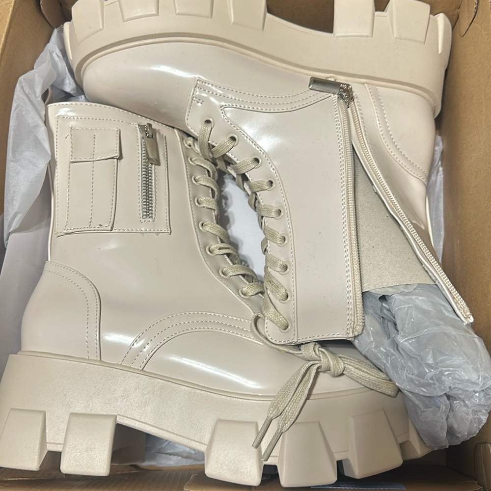 Shoe Dazzle Reverie Booties